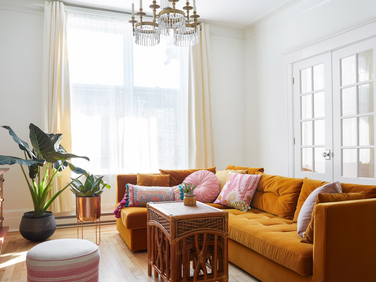 12 Best Sectional Sofas for Stylish Living Rooms 2024 Apartment Therapy